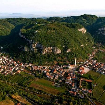 Brojo Hill Bed & Breakfast Longare Bagian luar foto