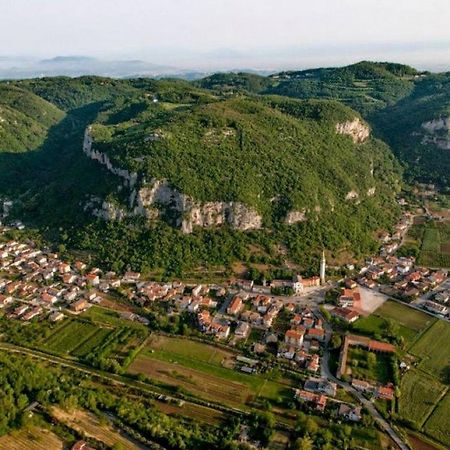 Brojo Hill Bed & Breakfast Longare Bagian luar foto